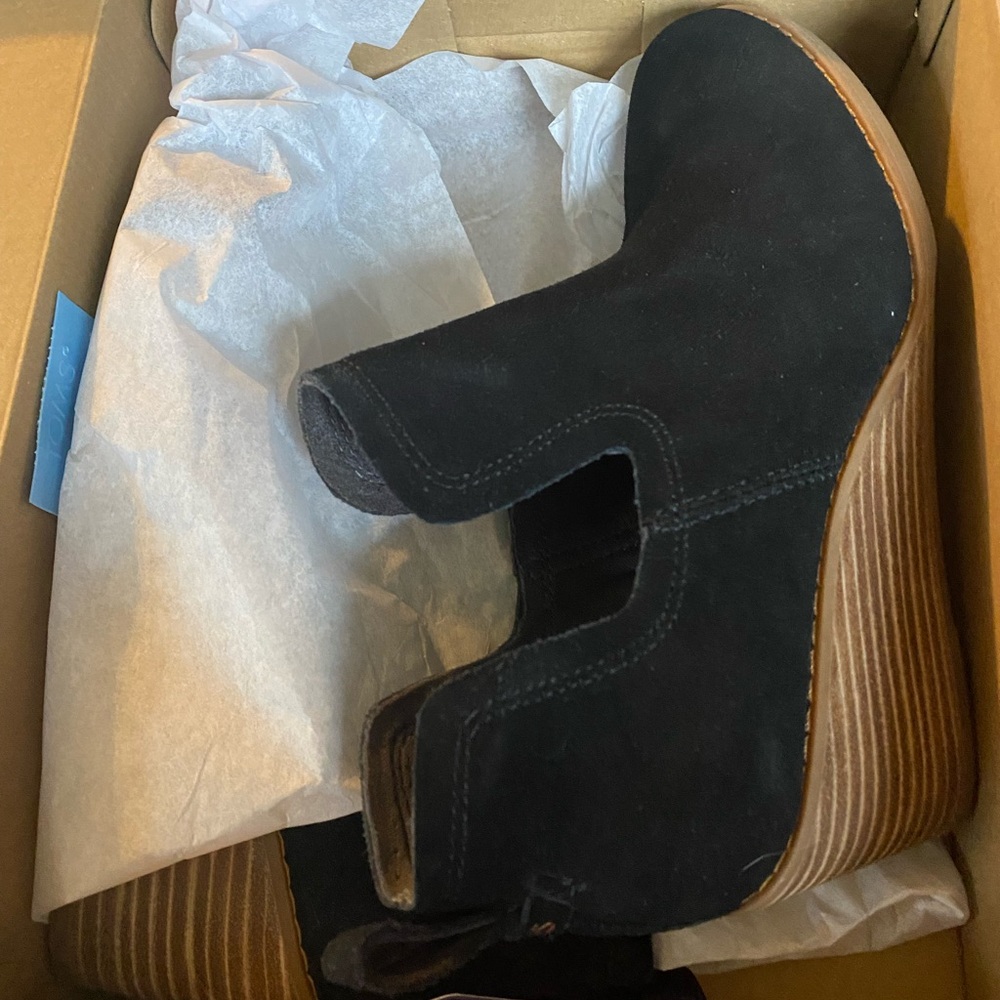 Toms Black Suede Women's Boots
